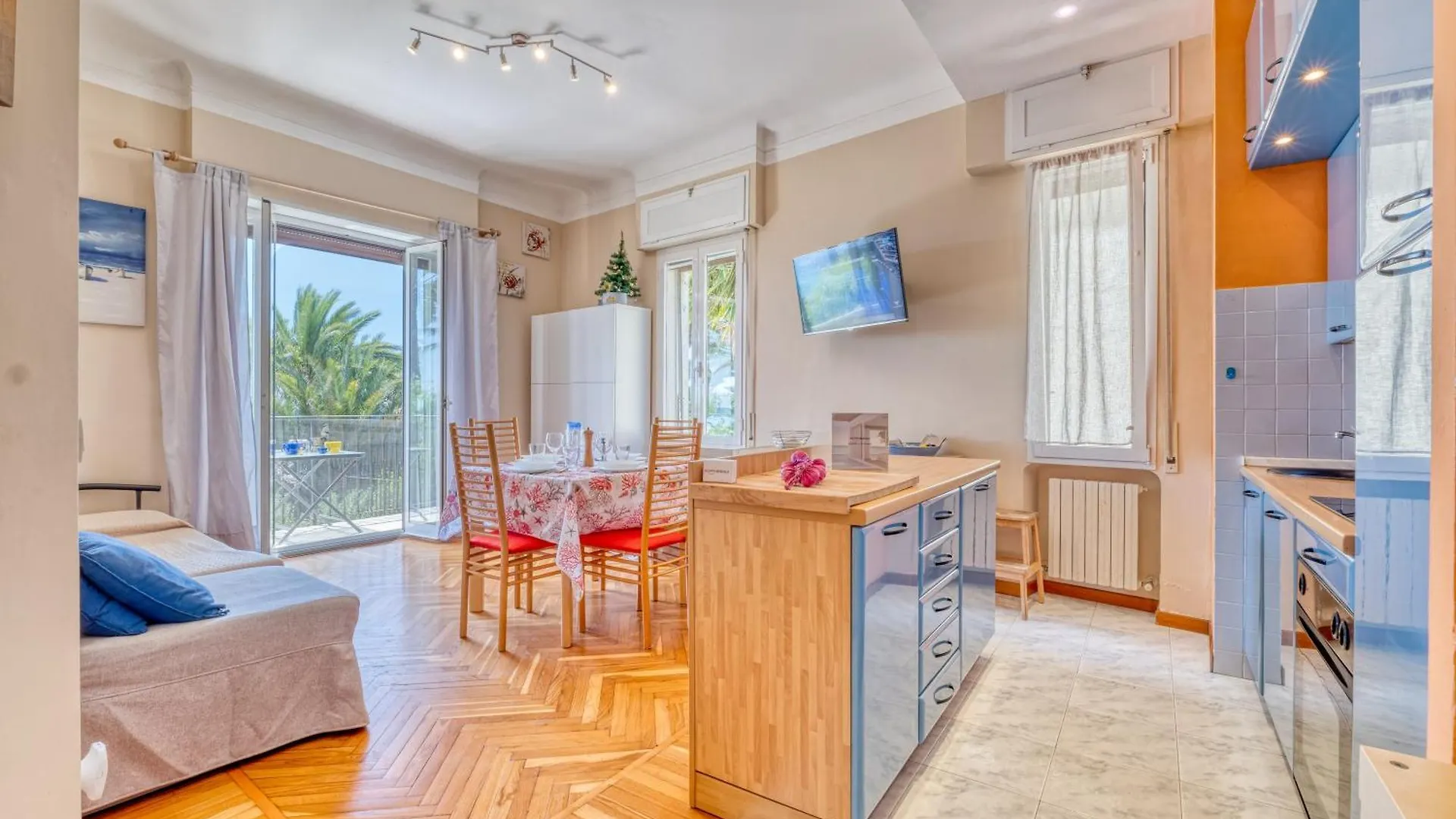 Sunny House Spiagge E Ciclabile - Happy Rentals Sanremo 0*,  Italy
